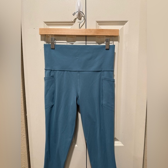 Athleta Salutation Stash Pocket II Capri PowerVita Blue , size Small Tall - Picture 4 of 9